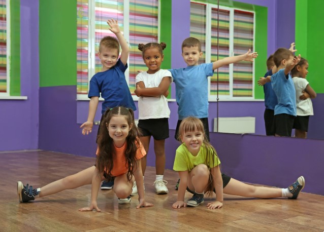 Чому HollyClub — ідеальне місце для навчання танцям